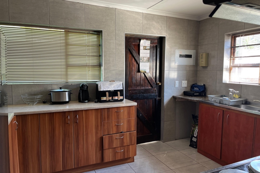 3 Bedroom Property for Sale in Pacaltsdorp Western Cape